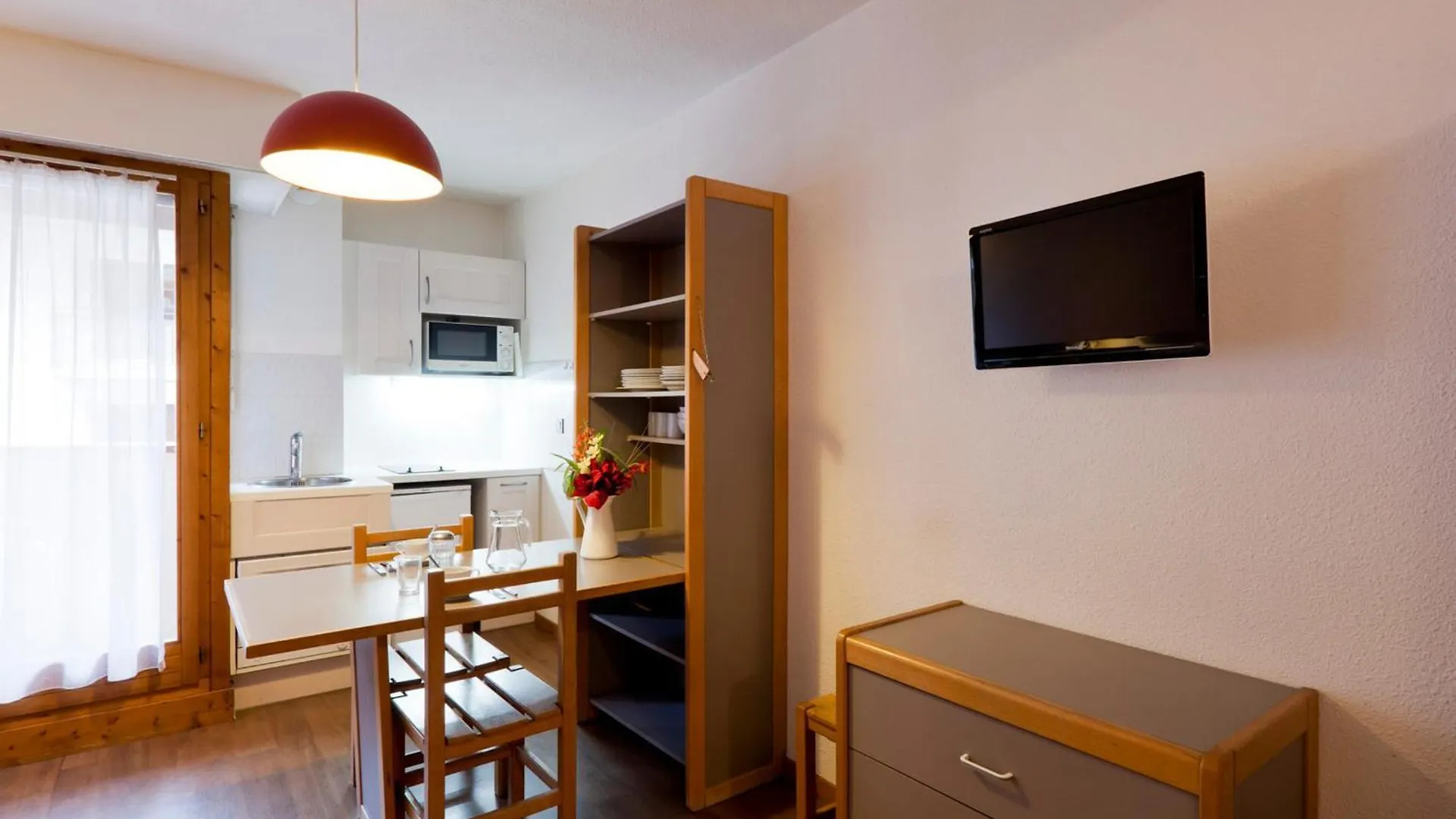 Apartment Studio 4 Pers. Centre Brides, Balcon Sud, Wi-Fi, A 200M Telecabine Et Thermes - Fr-1-512-82